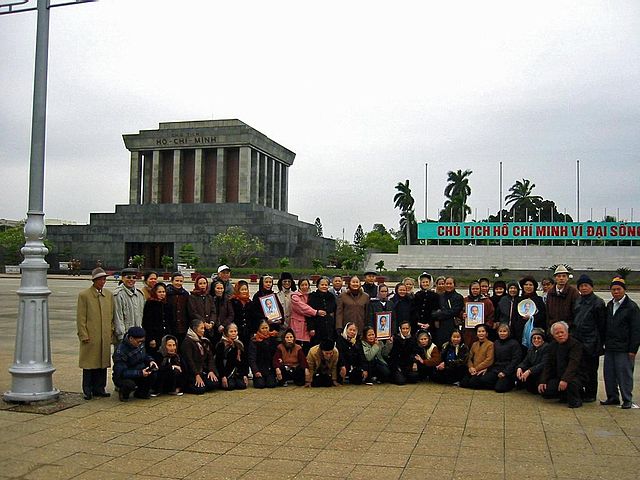 Vietnam Ho Chi Minh Mausoleum.jpg