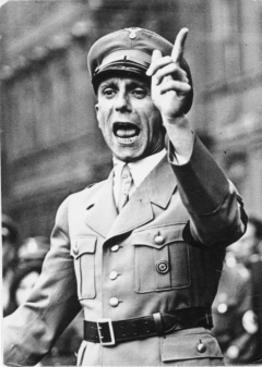 Joseph Goebbels spricht.jpg