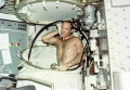 Astronaut Lousma in der Skylab-Dusche - 9456594881 2a8741ff2d b.jpg